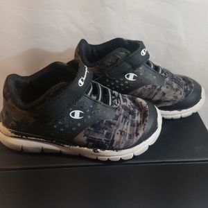 Champion kids shoe